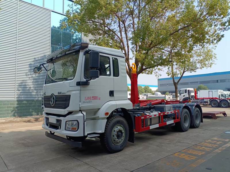 陜汽后八輪勾臂垃圾車