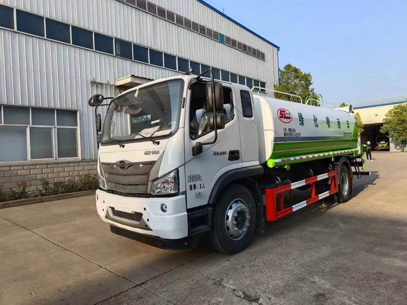 福田領航ES5灑水車