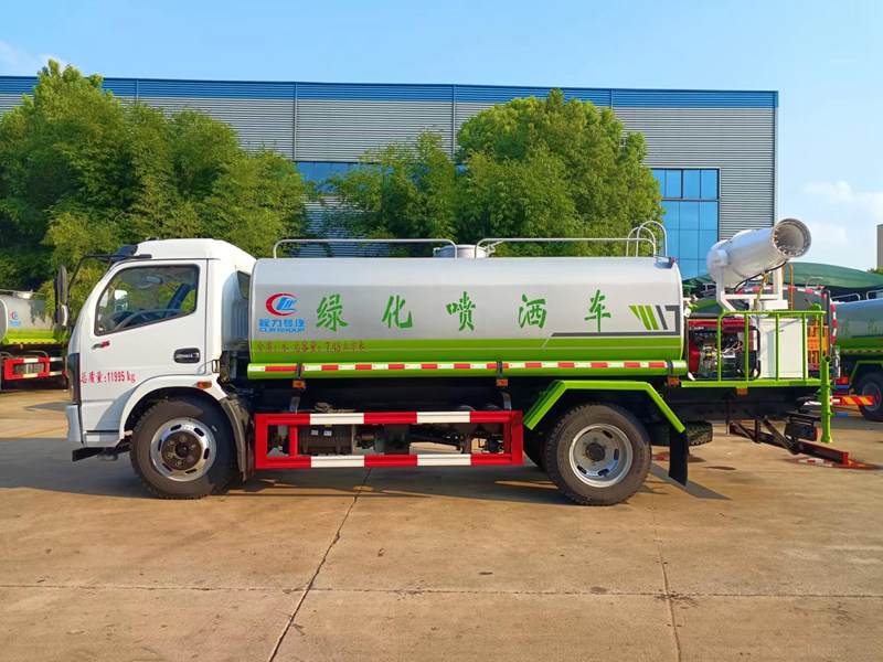 東風多利卡抑塵車（9方罐）