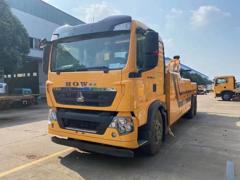 重汽后八輪清障車