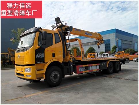 解放后八輪帶吊清障車