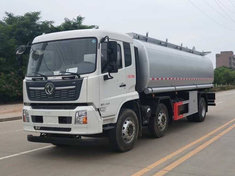 東風小三軸供液車