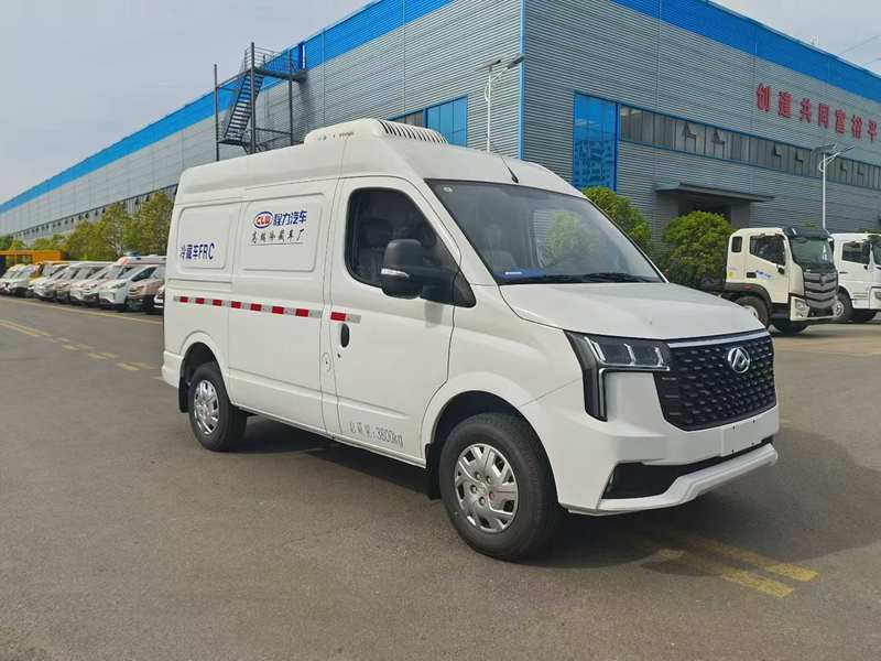上汽大通V80面包冷藏車