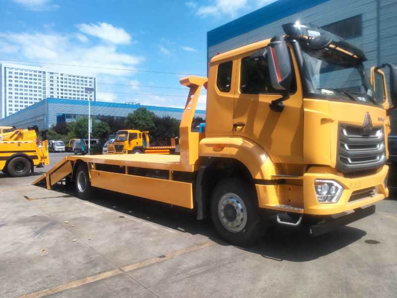 重汽豪沃NX挖機平板清障車